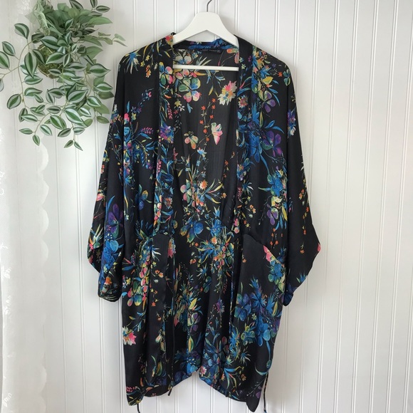 Zara Tops - Zara Woman Floral Print Kimono Top Black Blue Sz M